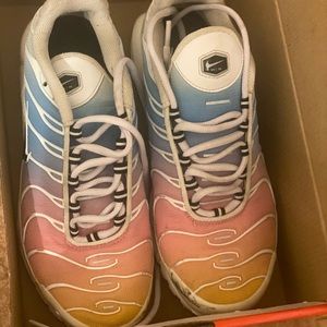 Air Maxs